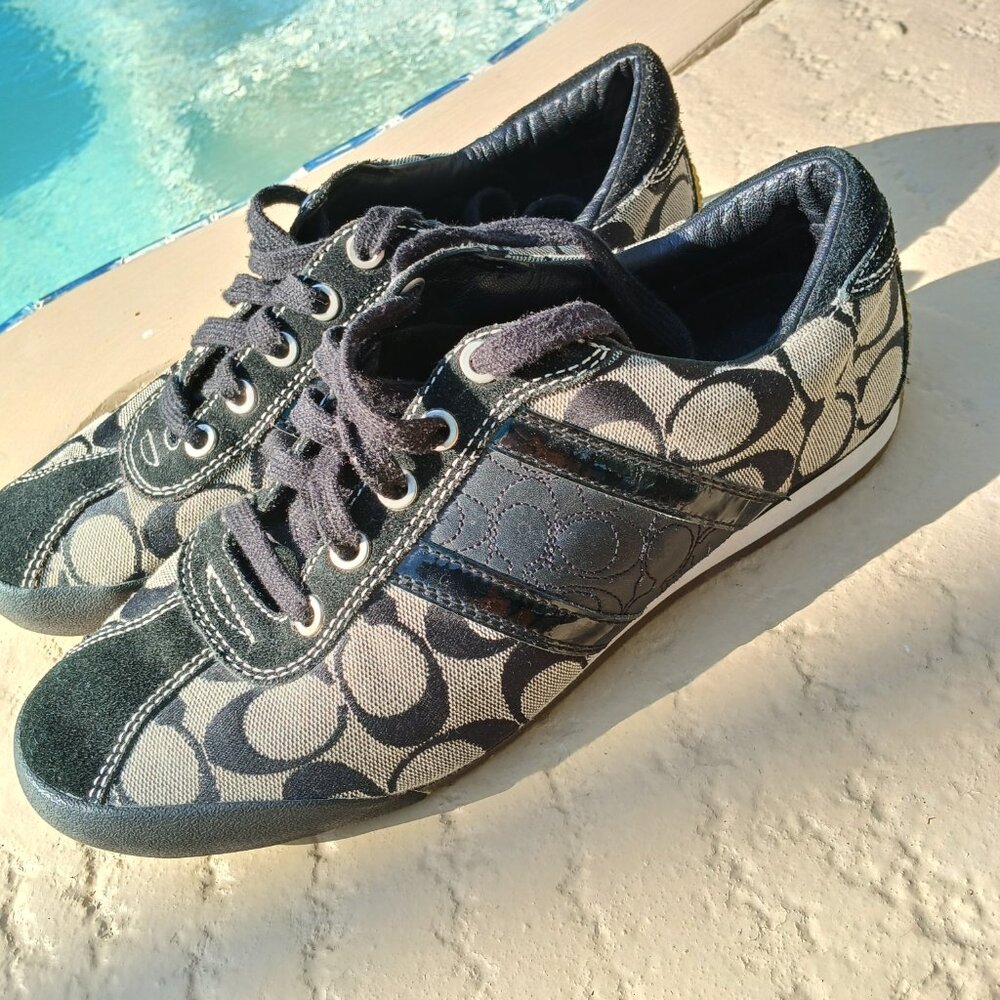 COACH AUTHENTIC Womens 9.5 size Meagan Sneakers Shoes!